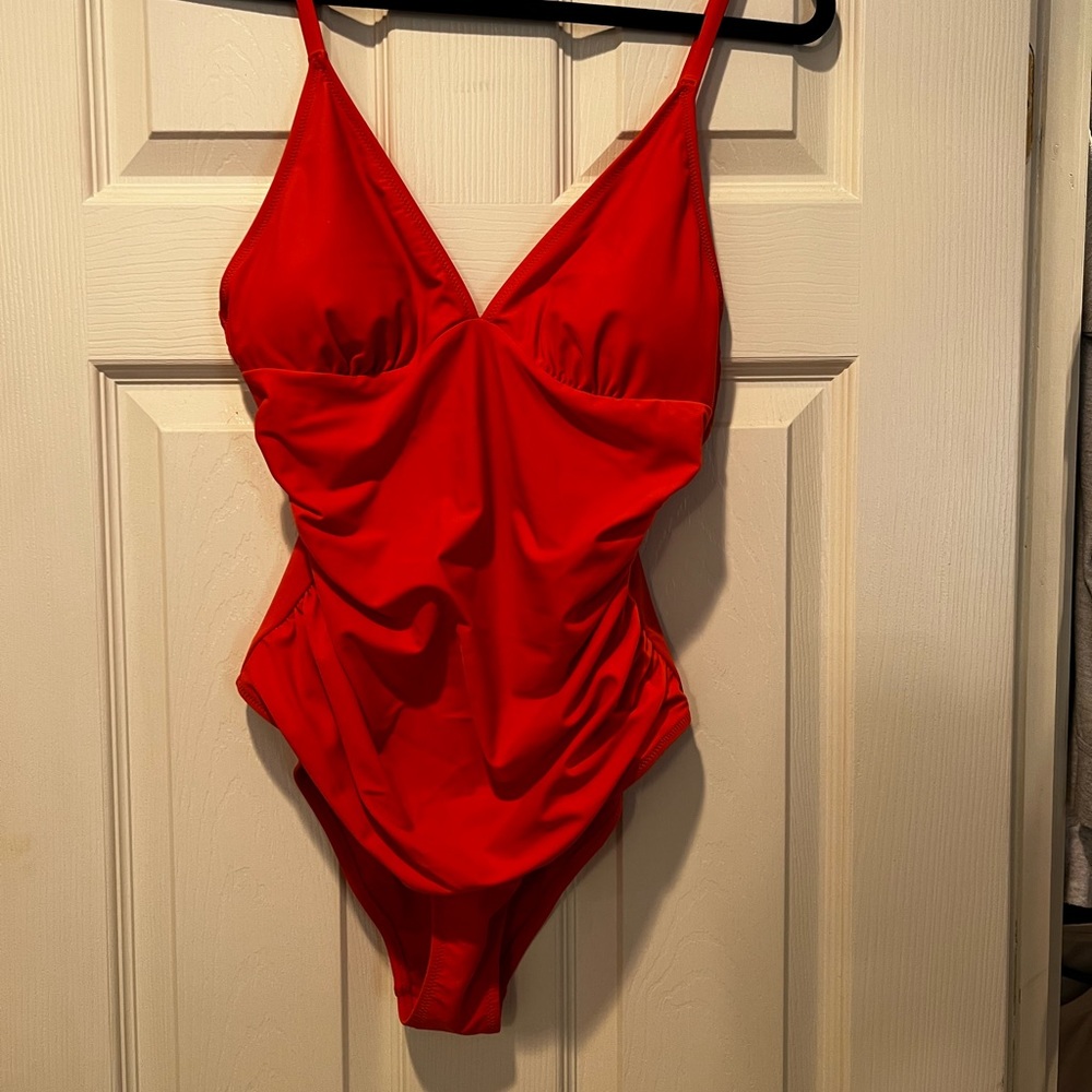Size large Cupshe women’s one piece swimsuit. Tags still attached